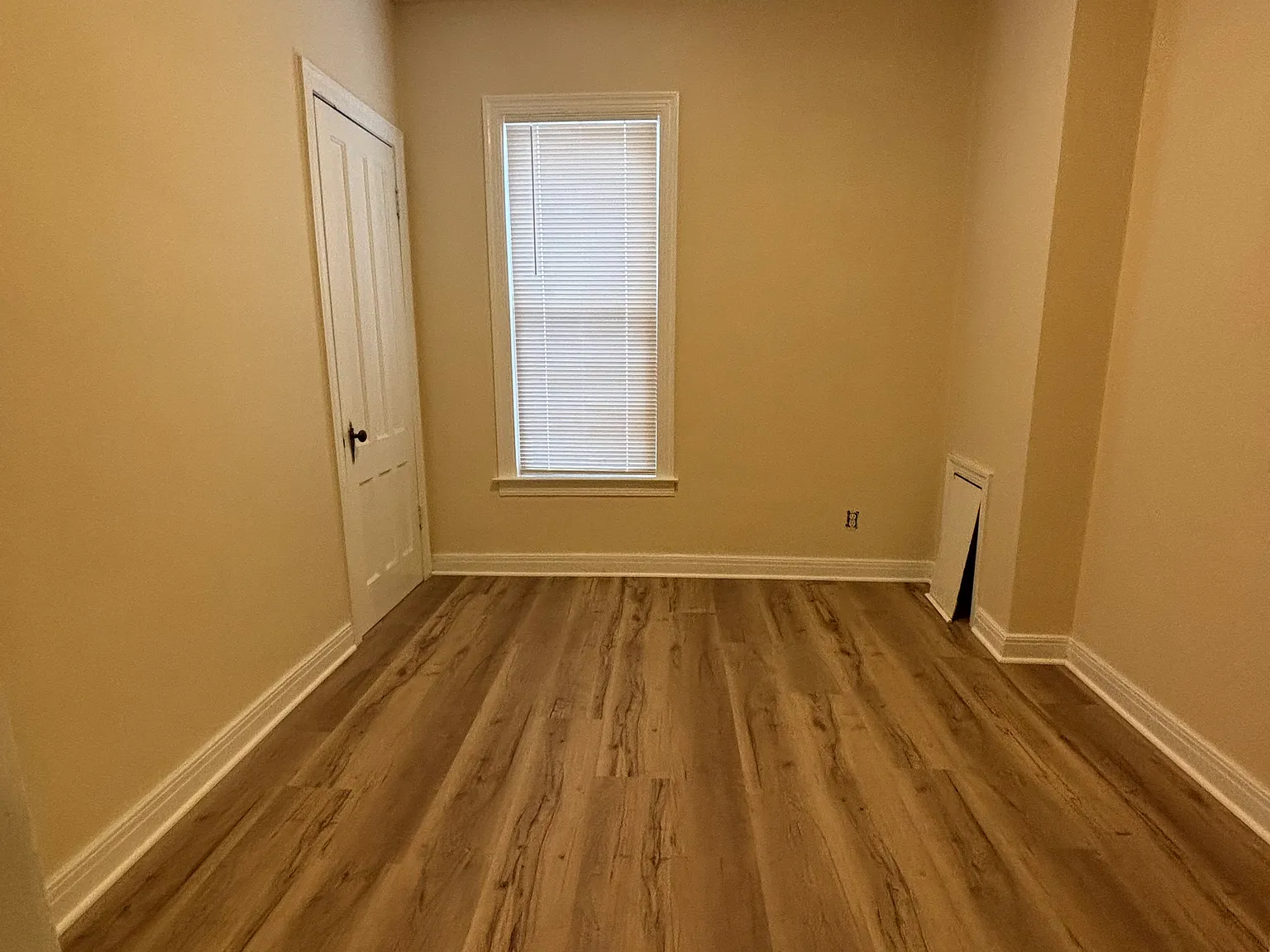 3 bed, 900 sqft, $1,650 — Photo 4