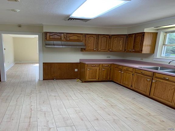 5th image of 1817 Oakley Ave