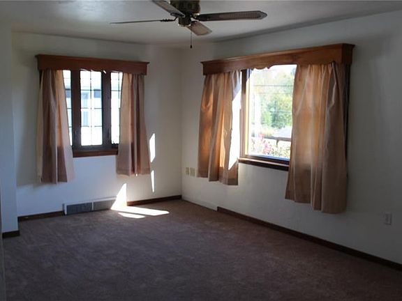 3rd image of 925 Arlington Ave