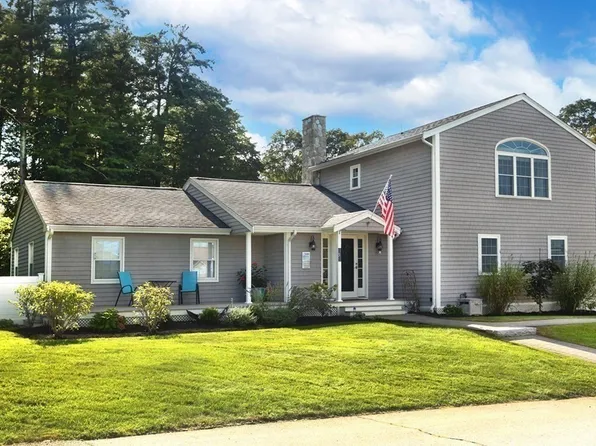 5 Bartlett Dr, Georgetown, MA 01833