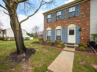 73 Pear Tree Ln, Franklin Park, NJ 08823