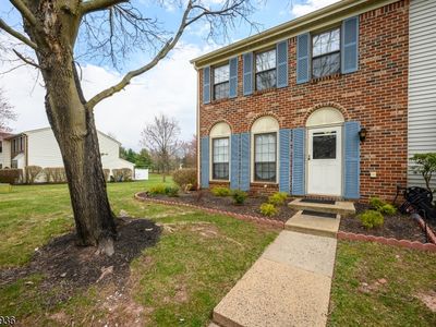 73 Pear Tree Ln, Franklin Park, NJ, 08823