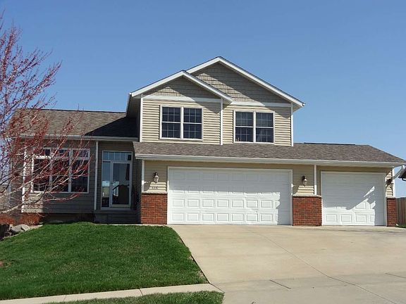 2nd image of 418 E Goldfinch Dr