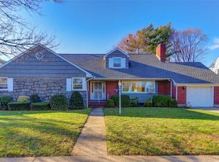 190 Brompton Rd, Garden City, NY 11530