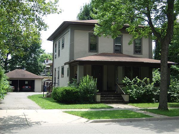 319 W Dutton