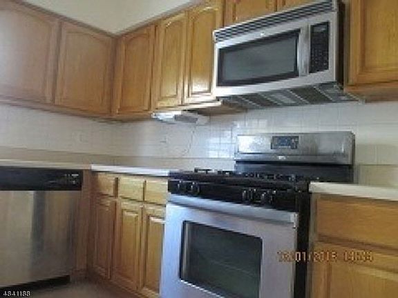 4th image of 14 Seabury Ct #1