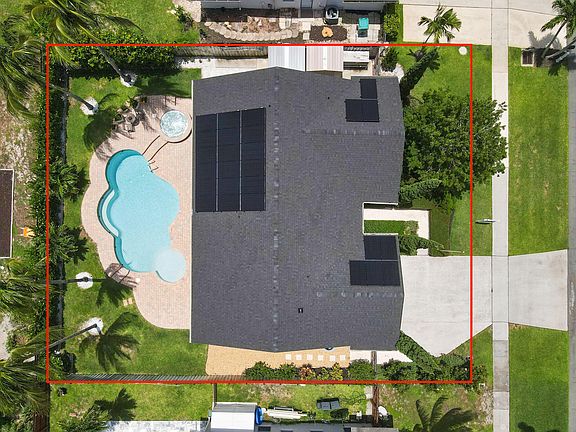 4th image of 946 NW 10th Street