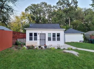 541 Powell Ave, Waukegan, IL 60085