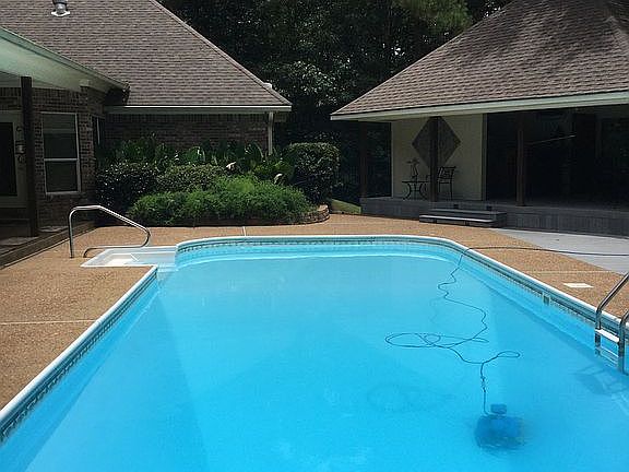 3rd image of 108 Shady Hills Ln