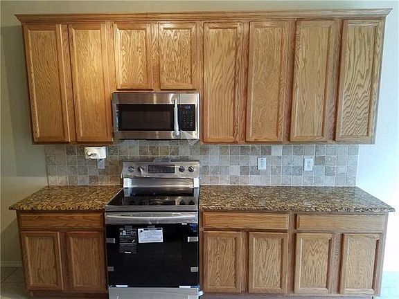 3rd image of 5708 Parkplace Dr