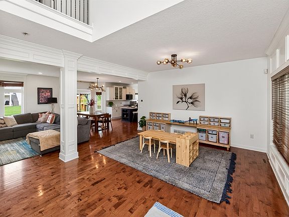 4th image of 540 Spyglass Ln