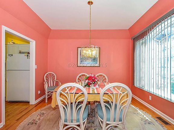 406 Charlotte Court Dining Room 1