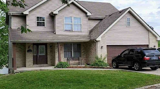 2nd image of 633 Sullivan Ln