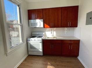 909 Metropolitan Ave APT 3F, Brooklyn, NY 11211