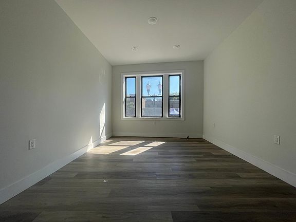 2nd image of 565 Bergen Ave #1D