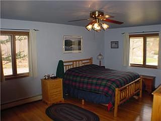 Large Master w/ hardwoods