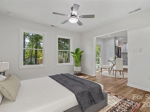 5th image of 5424 Lantana Ave