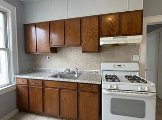 732 S 20th St #2R, Newark, NJ 07103