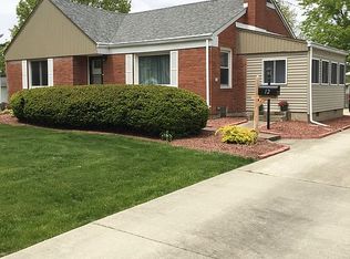 12 Southern Dr, Decatur, IL 62521