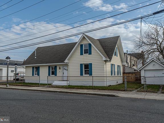 2nd image of 800 Adriatic Ave