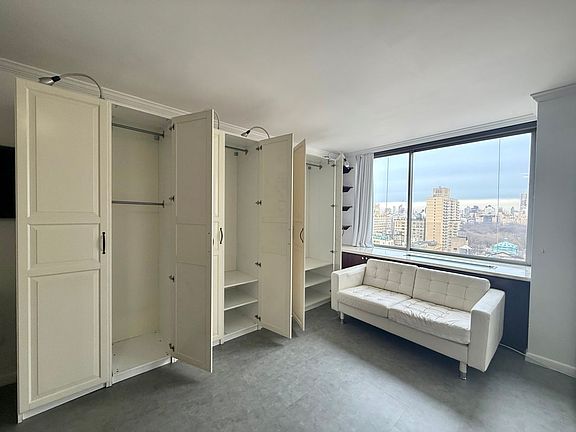 4th image of 111 W 67th St APT 22K