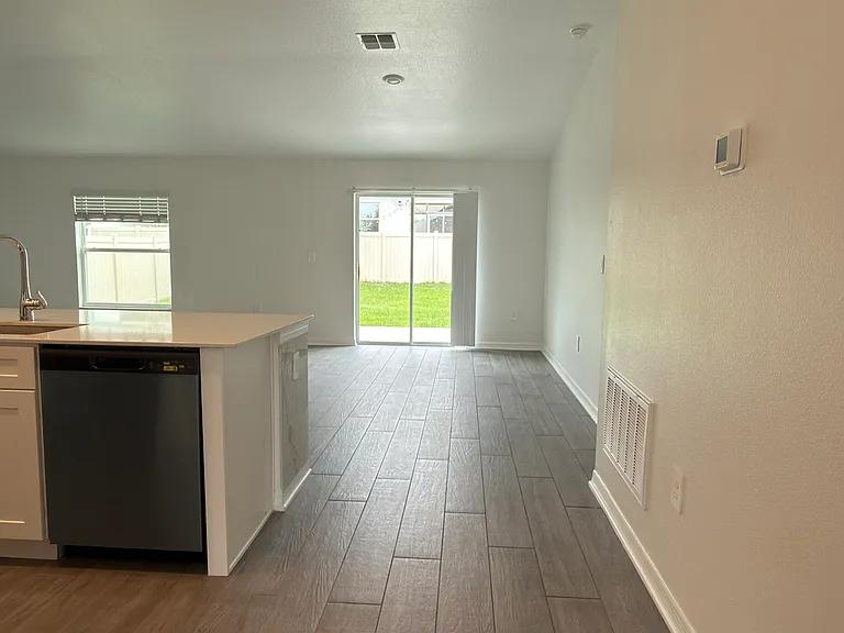 707 Grove St — Photo 10