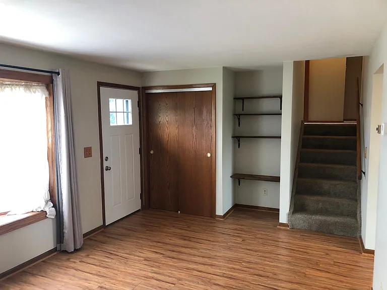 7336 Kyles Station Rd — Photo 5