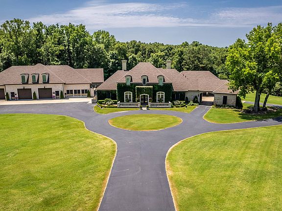 2nd image of 107 Club Creek Dr