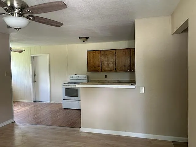 13 Nelson Ave — Photo 2