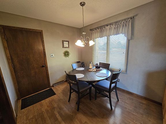 4th image of 807 7th Ave SE