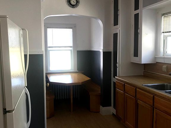 2nd image of 426 W Laurel St