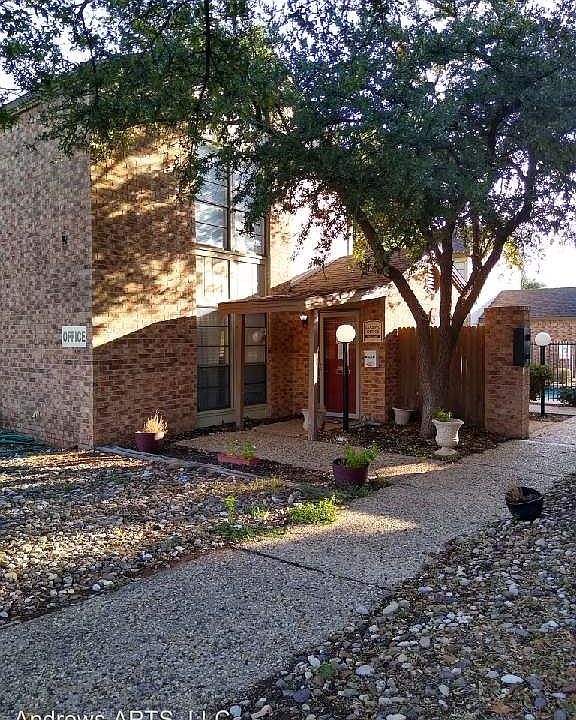 1st image of 604 NW 15th St APT 16