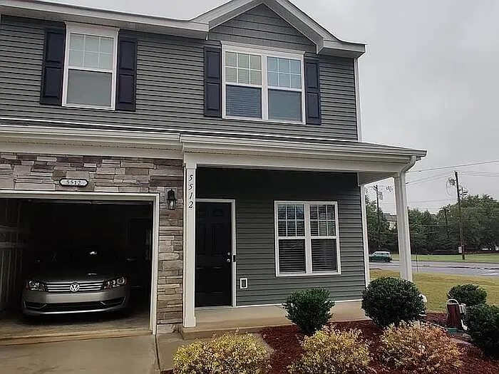 2 bed, 2.5 bath, 1600 sqft, $2,050 — Photo 1