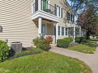 8 Falcon Ln W, Fairport, NY 14450