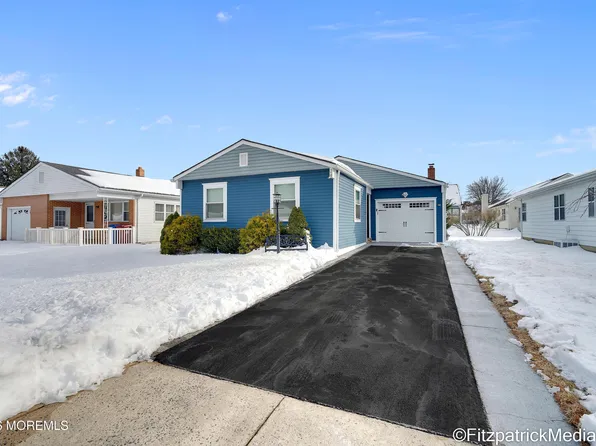 24 Doral Drive, Toms River, NJ 08757