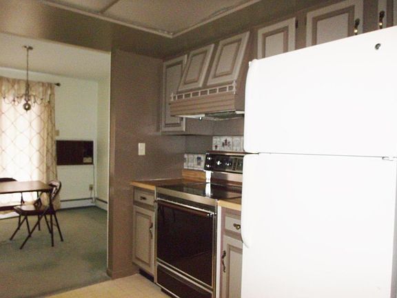 5th image of 300 W Washington Ave APT 104