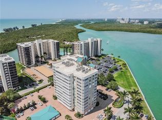 21 Bluebill Ave #B-303, Naples, FL 34108