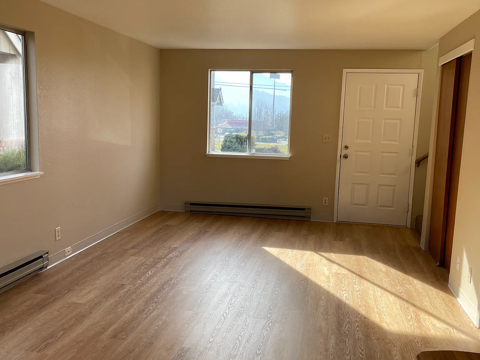 2088 NE Fairview Ave — Photo 4