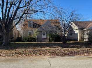 7120 Woodlawn Ave, Hammond, IN 46324