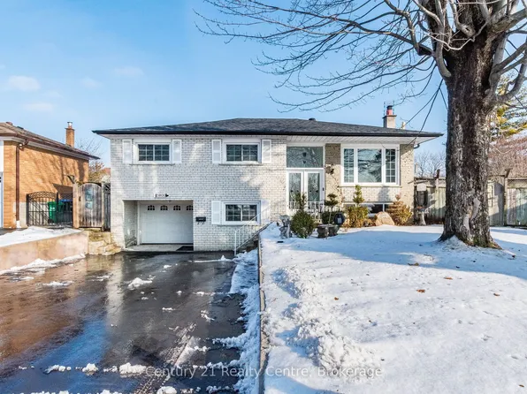 3800 Wyewood Rd, Mississauga, ON L4T 2A2