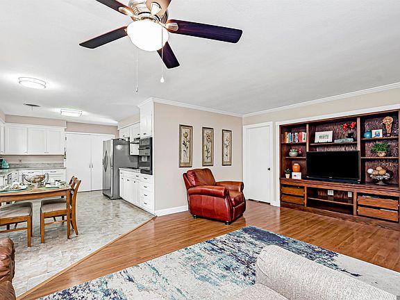5th image of 8166 Franwood Dr