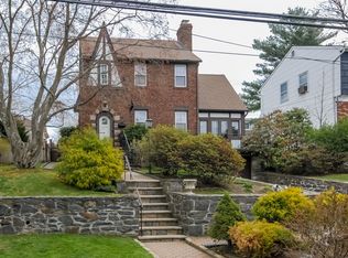 204 Park Dr, Eastchester, NY 10709