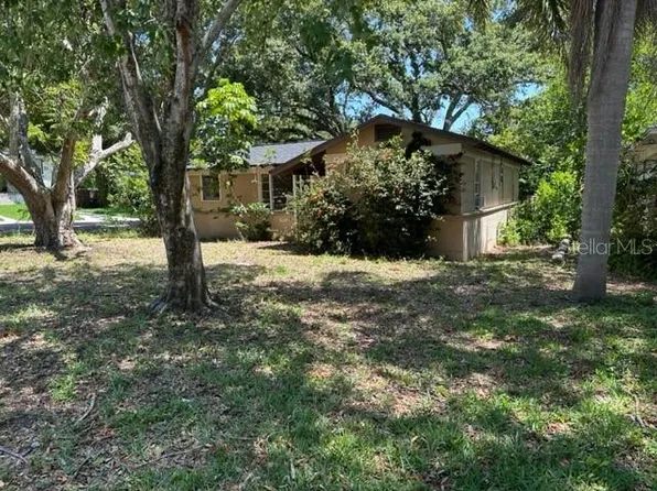 1555 Elmwood St, Clearwater, FL 33755