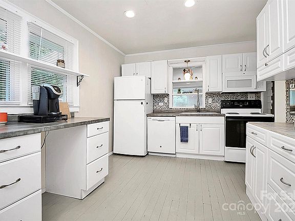 4th image of 1307 Knox St