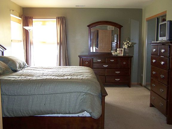 Master Bedroom w/ wic
