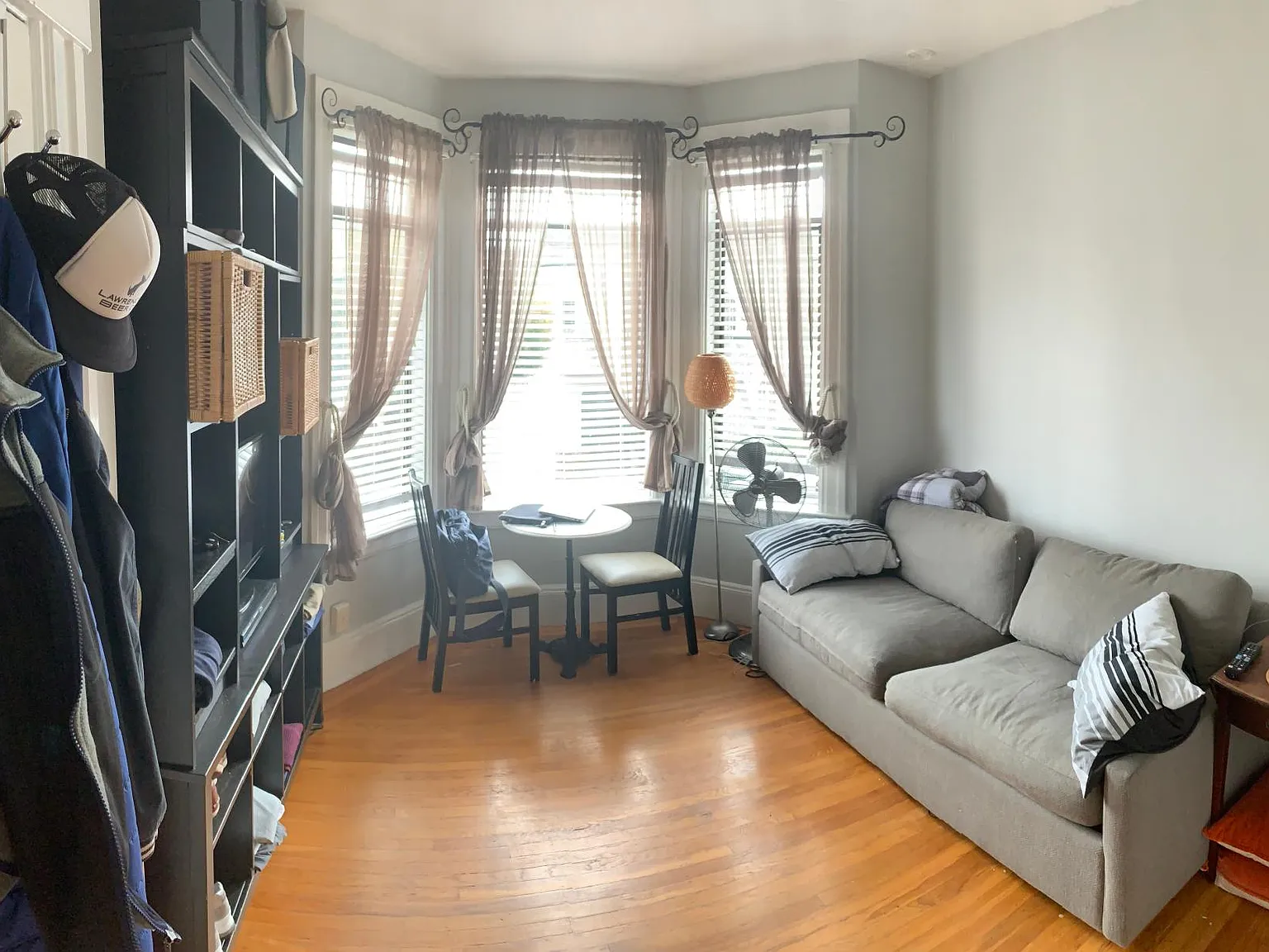2943 Baker St — Photo 2