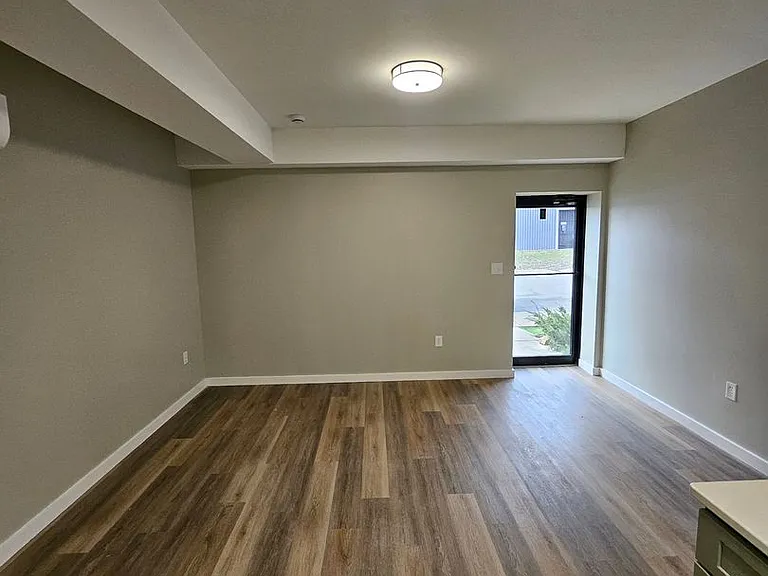 41 W Division St #101 — Photo 9