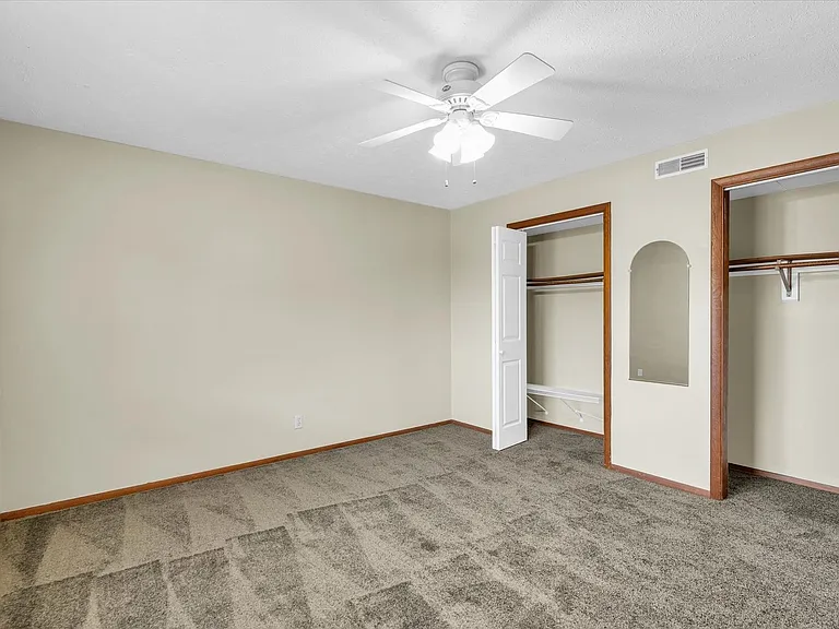 201 S Regency Dr — Photo 27