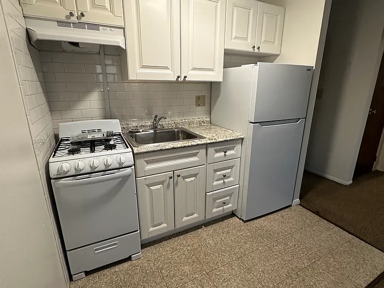 1549 Central Ave #B7 — Photo 2