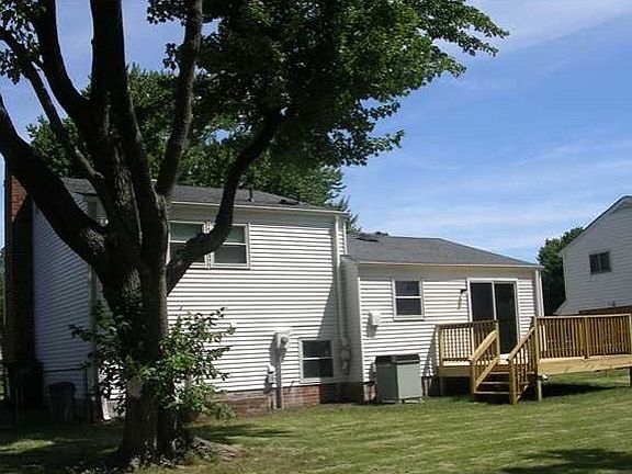 2nd image of 1903 Bridgewater Dr